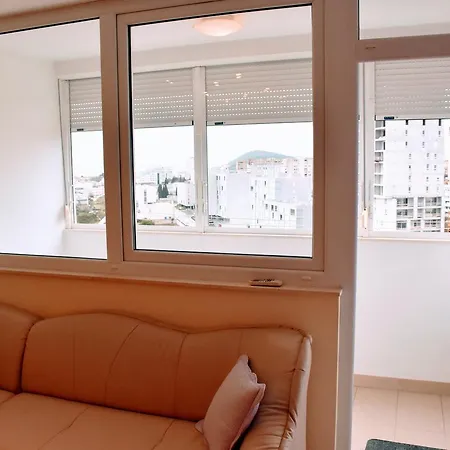 Apartment Globo Krstarica Split