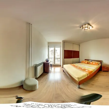 Globo Krstarica Apartment Split