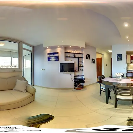 Globo Krstarica Apartment
